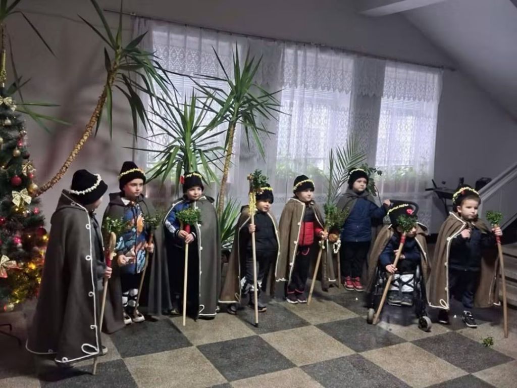 Коледари - ДГ Детска радост - Милковица
